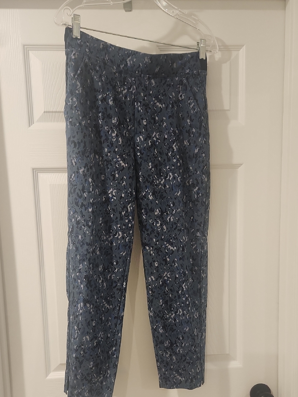 Athleta Navy and Light Blue Patterned Trousers